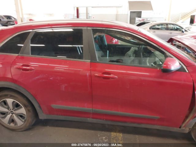 KNDCB3LC0N5540828 KIA NIRO LX