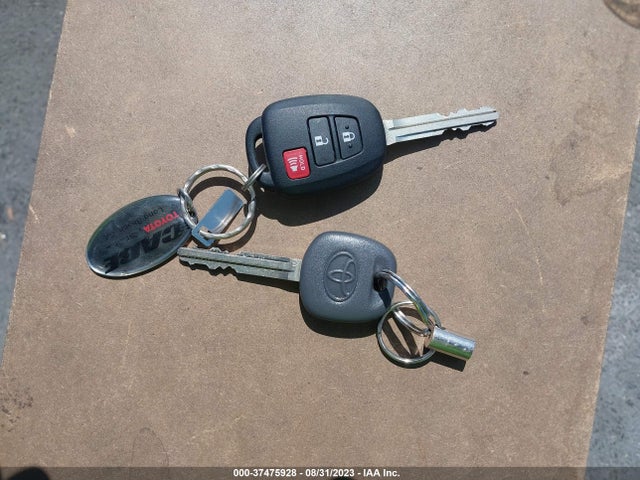 Toyota Prius C One/three/two/four 2014 JTDKDTB35E1060329 Image 3