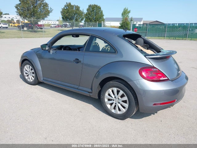 2018 VOLKSWAGEN BEETLE 3VWFD7AT7JM711755 Photo 2