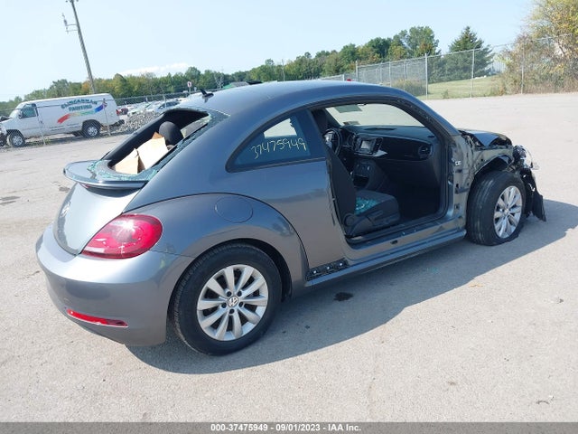 2018 VOLKSWAGEN BEETLE 3VWFD7AT7JM711755 Photo 3