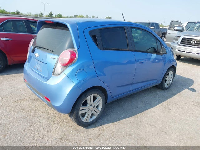 Chevrolet Spark Lt 2015 KL8CD6S99FC734412 Image 4