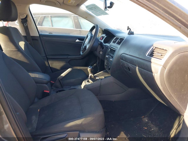3VW1K7AJ8EM329822 Volkswagen Jetta Sedan S