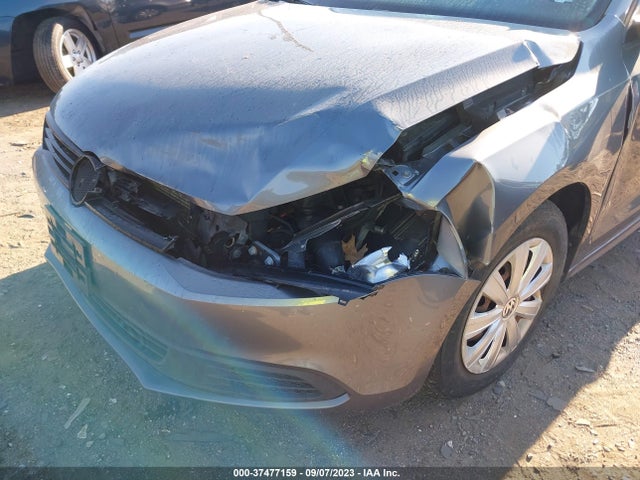 3VW1K7AJ8EM329822 Volkswagen Jetta Sedan S
