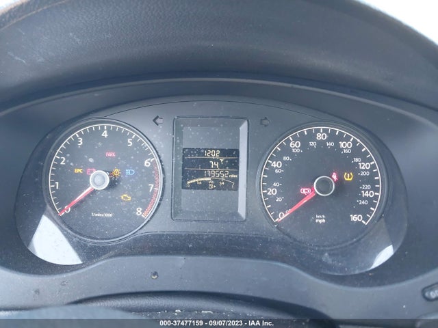 3VW1K7AJ8EM329822 Volkswagen Jetta Sedan S