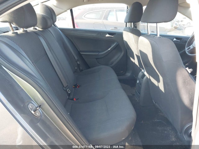 3VW1K7AJ8EM329822 Volkswagen Jetta Sedan S