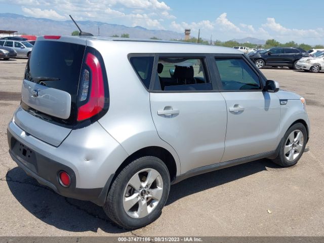 KNDJN2A2XH7433880 KIA Soul Base