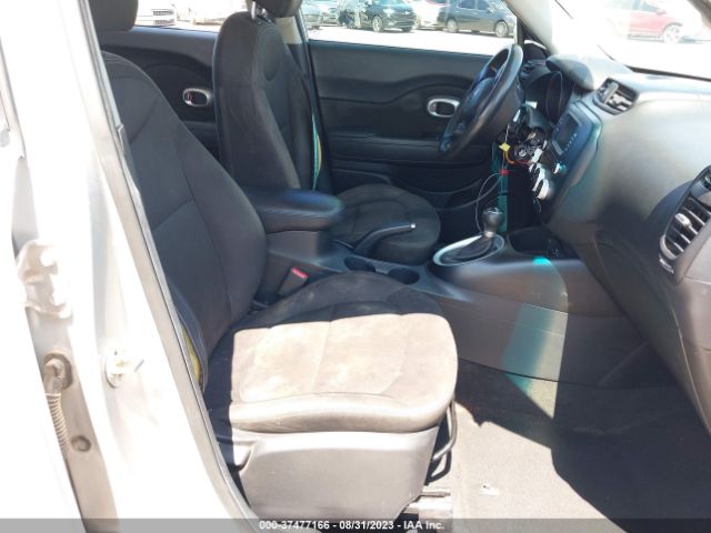 KNDJN2A2XH7433880 KIA Soul Base
