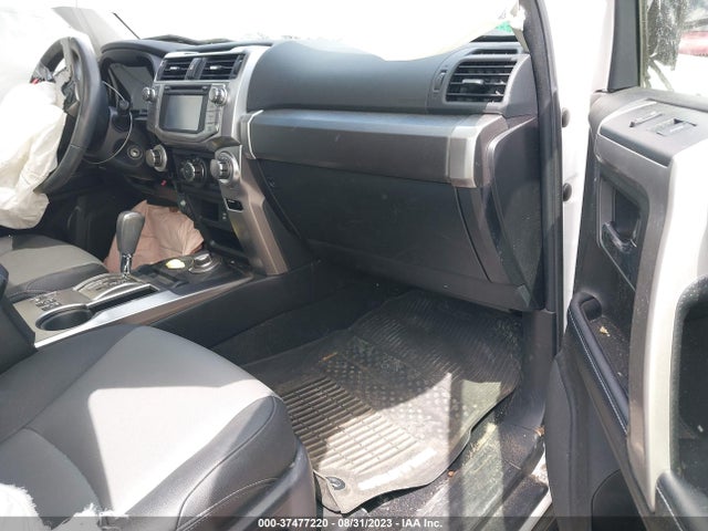 Toyota 4RUNNER SR5 2019 JTEBU5JR5K5668711 Image 5