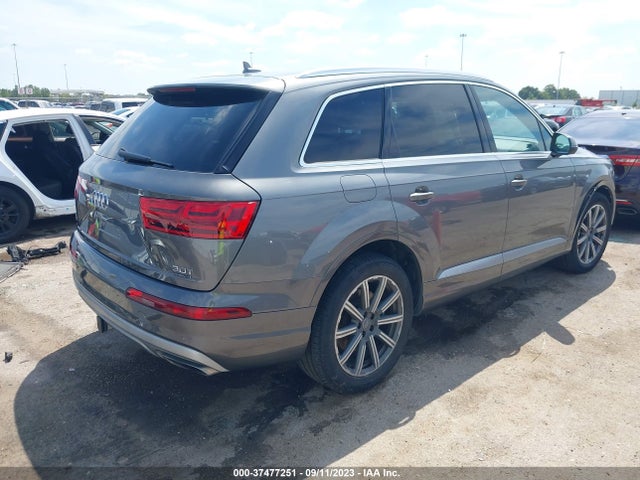 WA1LAAF76JD027552 Audi Q7 Premium Plus