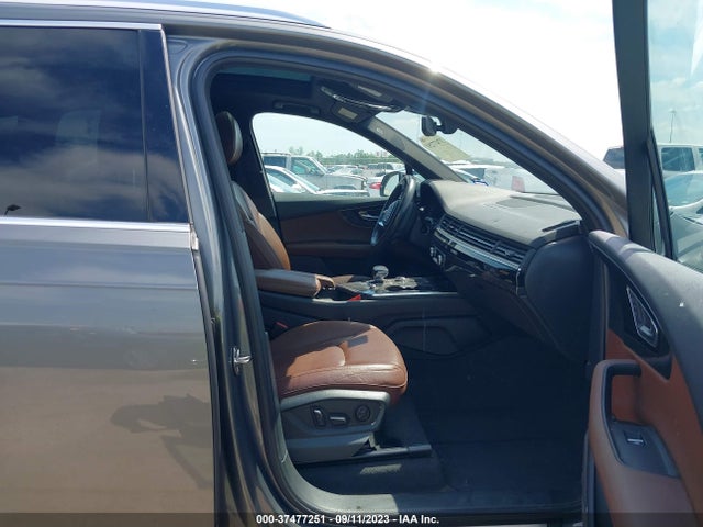 WA1LAAF76JD027552 Audi Q7 Premium Plus
