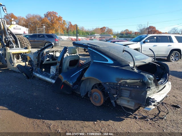 2011 JAGUAR XJ SAJWA2GEXBMV12687 Photo 2