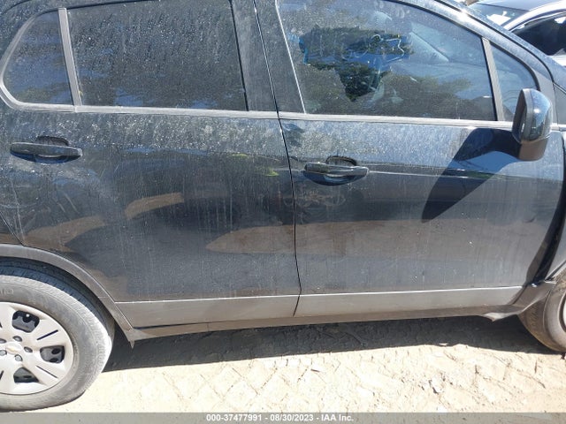 Chevrolet TRAX LS 2018 3GNCJKSB6JL418093 Image 13