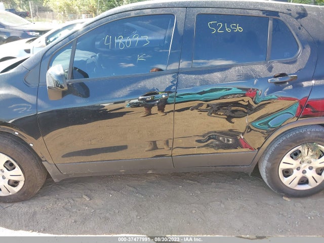 Chevrolet TRAX LS 2018 3GNCJKSB6JL418093 Image 14