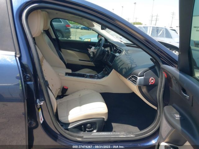 SAJAE4EV1JCP27957 Jaguar Xe 35t Prestige