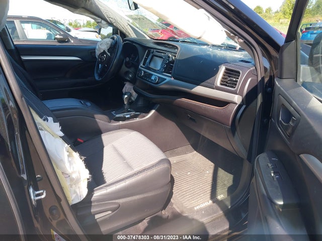 Toyota Highlander Le 2015 5TDBKRFH9FS113150 Image 5
