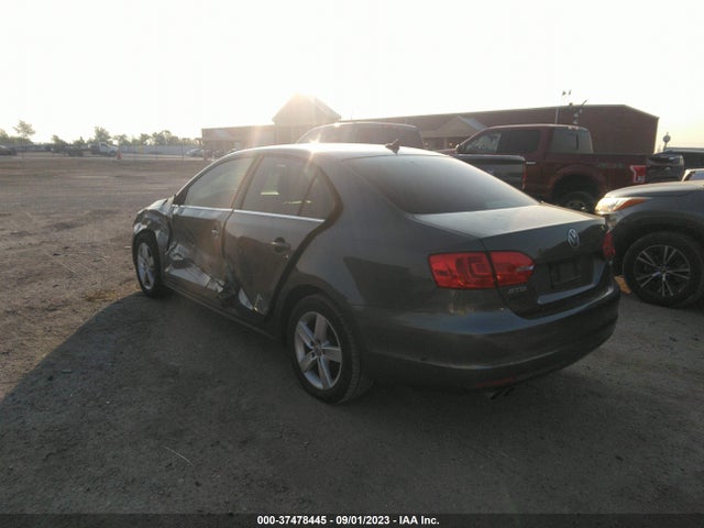 3VWLL7AJ1EM374882 Volkswagen Jetta Sedan Tdi W/premium