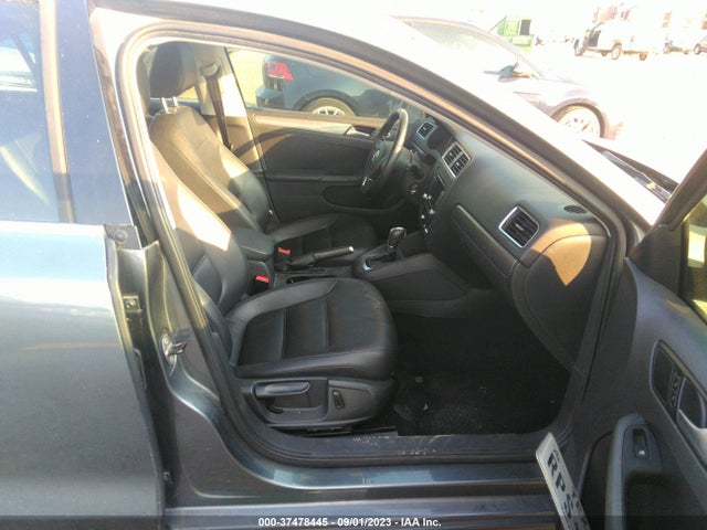3VWLL7AJ1EM374882 Volkswagen Jetta Sedan Tdi W/premium