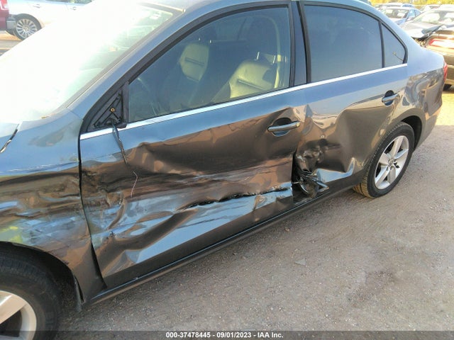3VWLL7AJ1EM374882 Volkswagen Jetta Sedan Tdi W/premium