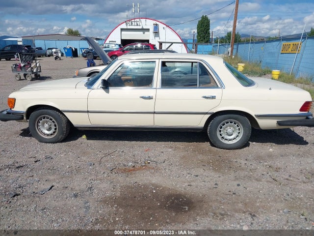 1980 BENZ 300SD VIN: 11612012021485