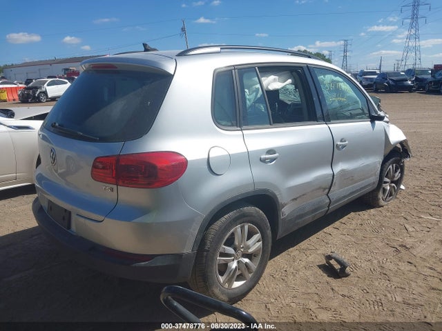 2017 VOLKSWAGEN TIGUAN VIN: WVGAV7AX2HK016660
