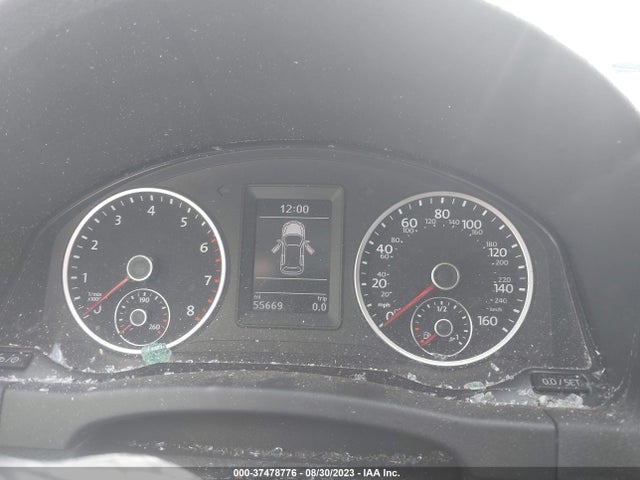 2017 VOLKSWAGEN TIGUAN VIN: WVGAV7AX2HK016660