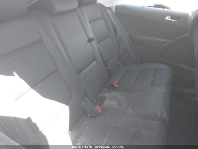 2017 VOLKSWAGEN TIGUAN VIN: WVGAV7AX2HK016660