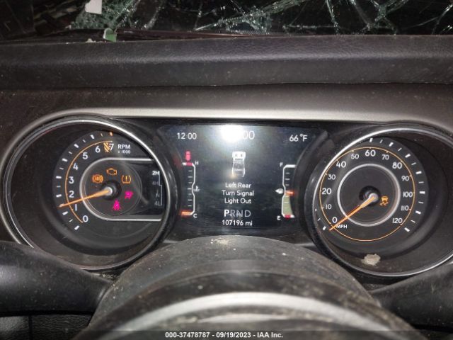 1C4HJXDG2JW110370 Jeep Wrangler Unlimited Sport S