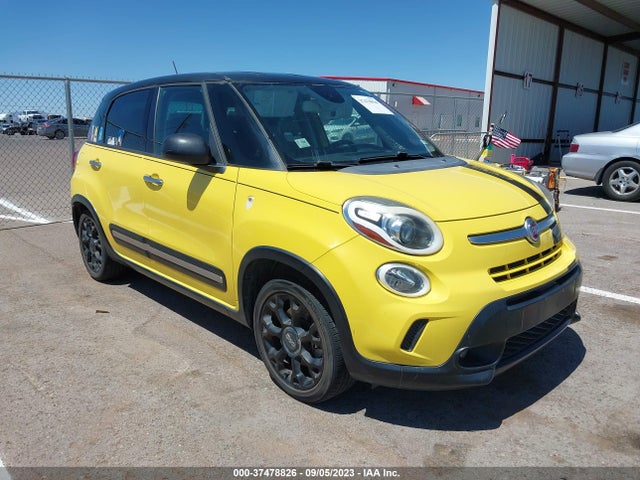 2016 FIAT 500L ZFBCFADH0GZ037799 Photo 0