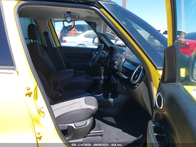 2016 FIAT 500L ZFBCFADH0GZ037799 Photo 4