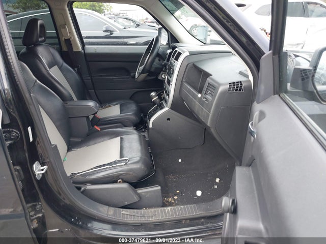 2008 JEEP PATRIOT SPORT VIN: 1J8FT28WX8D572888