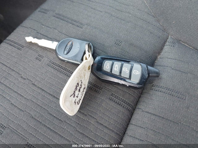 2011 FORD FOCUS SE VIN: 1FAHP3FNXBW186140