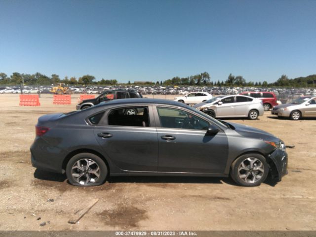 3KPF24AD9ME329807 KIA Forte Lxs