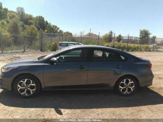 3KPF24AD9ME329807 KIA Forte Lxs