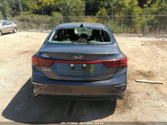 3KPF24AD9ME329807 KIA Forte Lxs