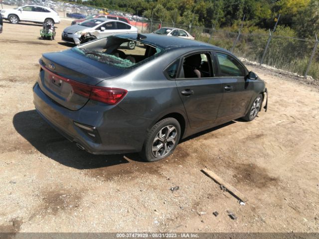 3KPF24AD9ME329807 KIA Forte Lxs