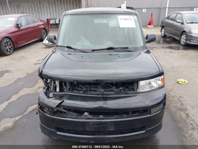 2005 SCION XB VIN: JTLKT324154021557