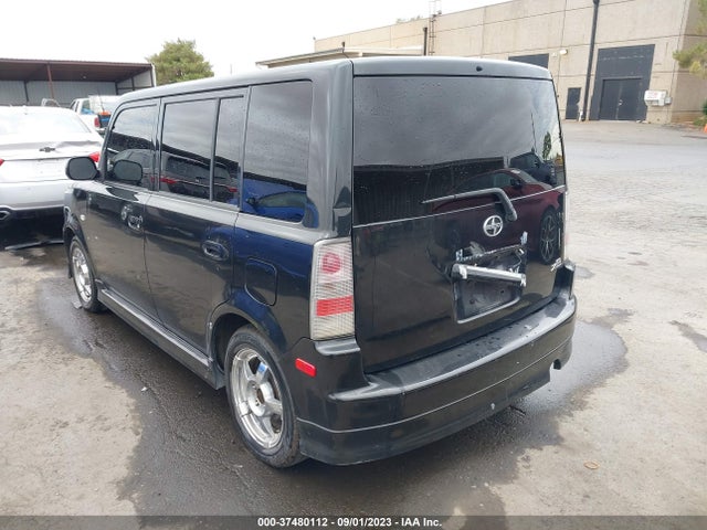 2005 SCION XB VIN: JTLKT324154021557