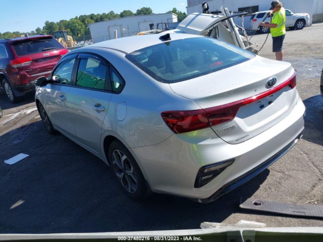 3KPF24AD3ME330581 KIA Forte Lxs