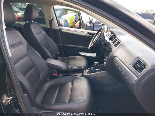 3VWD17AJ0FM314572 Volkswagen Jetta Sedan 1.8t Se W/connectivity