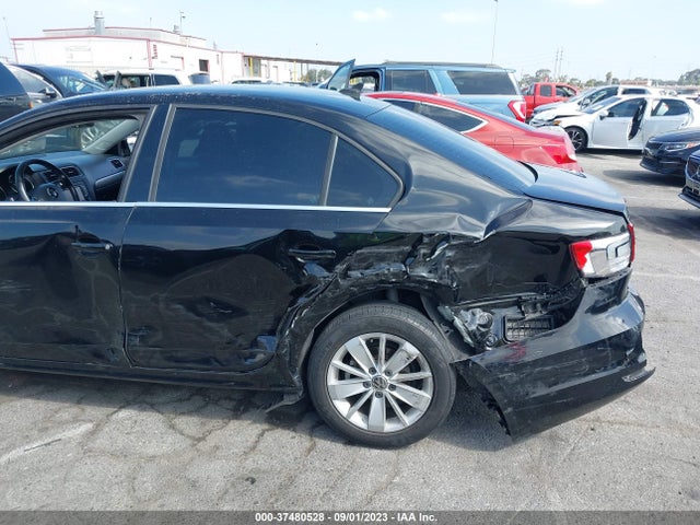 3VWD17AJ0FM314572 Volkswagen Jetta Sedan 1.8t Se W/connectivity