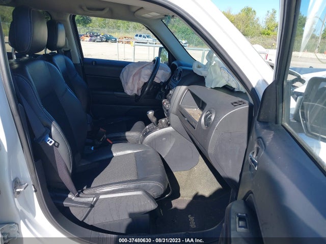 1C4NJRBB2GD786862 Jeep Patriot Sport Se