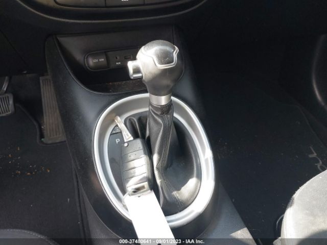 KNDJN2A2XE7083727 KIA Soul Base