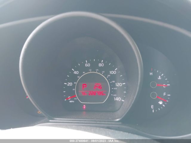 KNDJN2A2XE7083727 KIA Soul Base