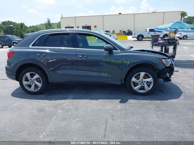 WA1AECF36L1004829 Audi Q3 PREMIUM