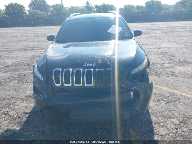 1C4PJLCX6JD568883 Jeep Cherokee Latitude
