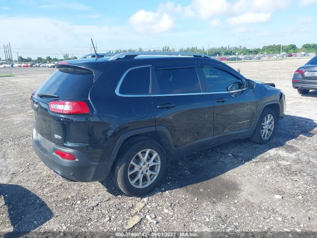 1C4PJLCX6JD568883 Jeep Cherokee Latitude