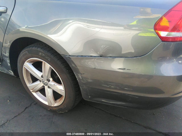 1VWAT7A34EC022051 Volkswagen Passat Wolfsburg Ed