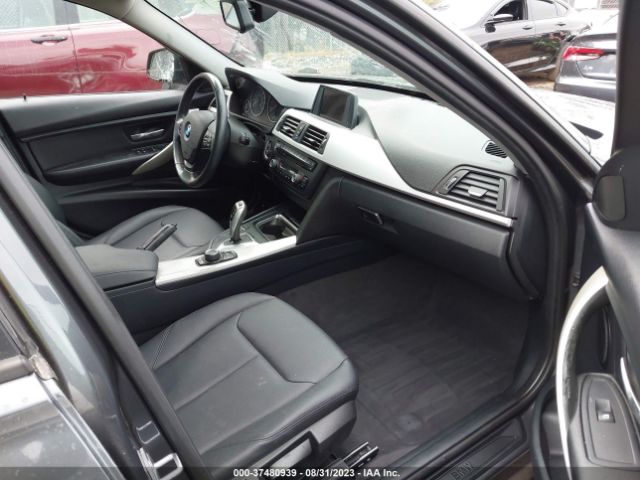 WBA3B1C57EP679653 BMW 3 Series 320i