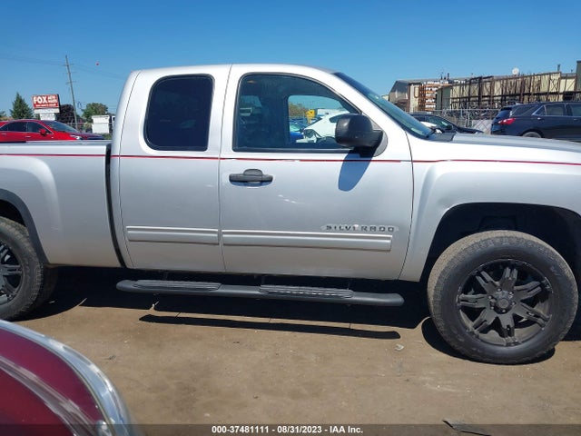 2011 CHEVROLET SILVERADO 1500 LT VIN: 1GCRKSE30BZ178568