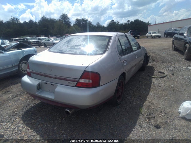 2001 NISSAN ALTIMA GXE VIN: 1N4DL01D01C131221